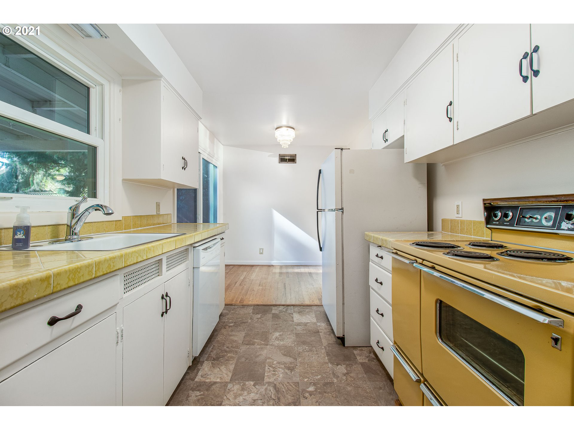 7660 Southwest Oleson Road Portland, OR 97223 - Photo 13 of 32