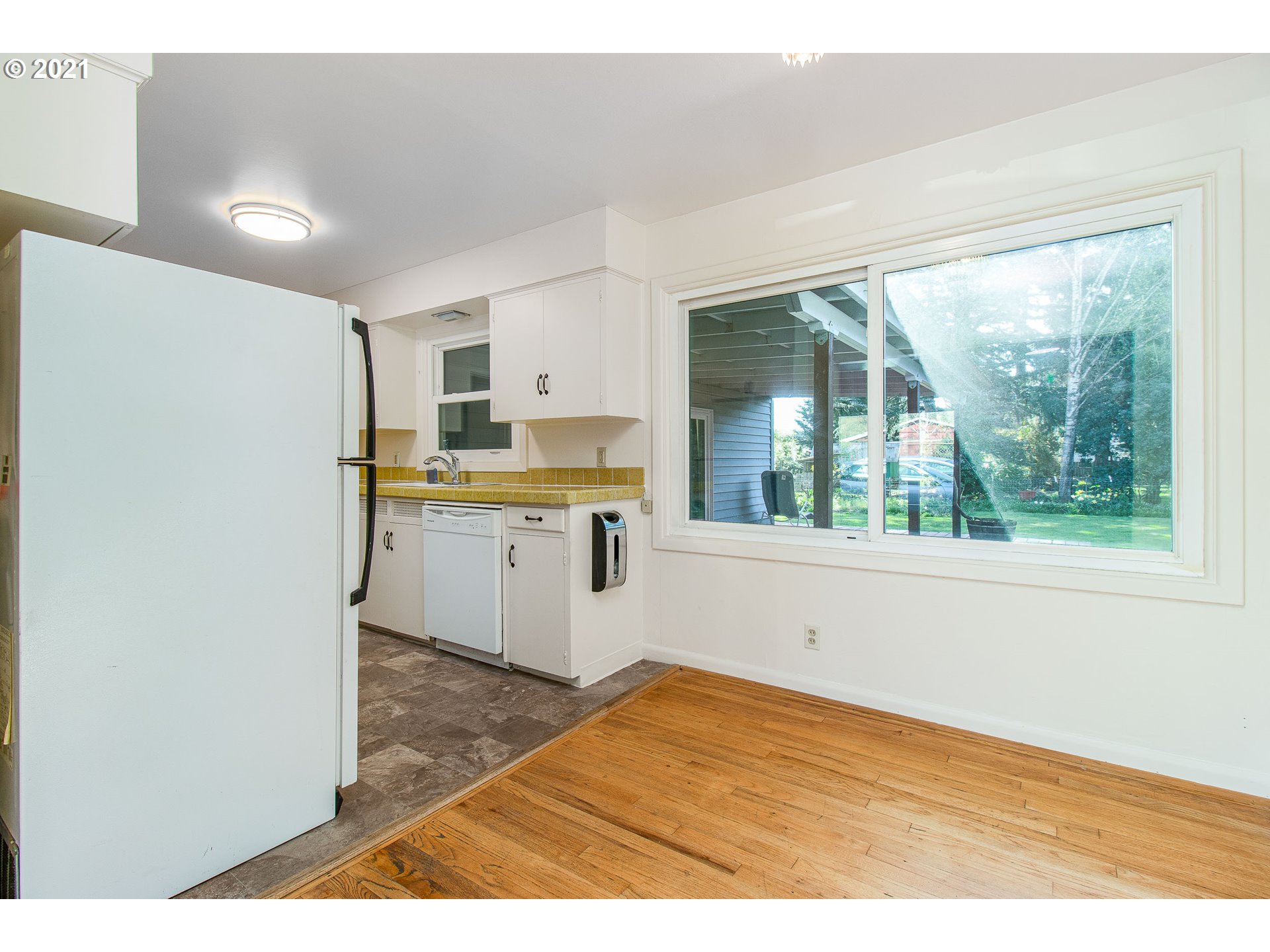 7660 Southwest Oleson Road Portland, OR 97223 - Photo 9 of 32