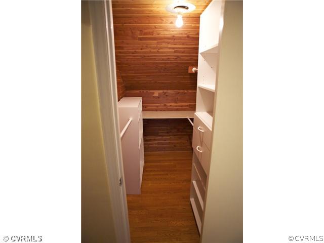 9103 Peaks Road Ashland, VA 23005 - Photo 11 of 12 a view of hallway