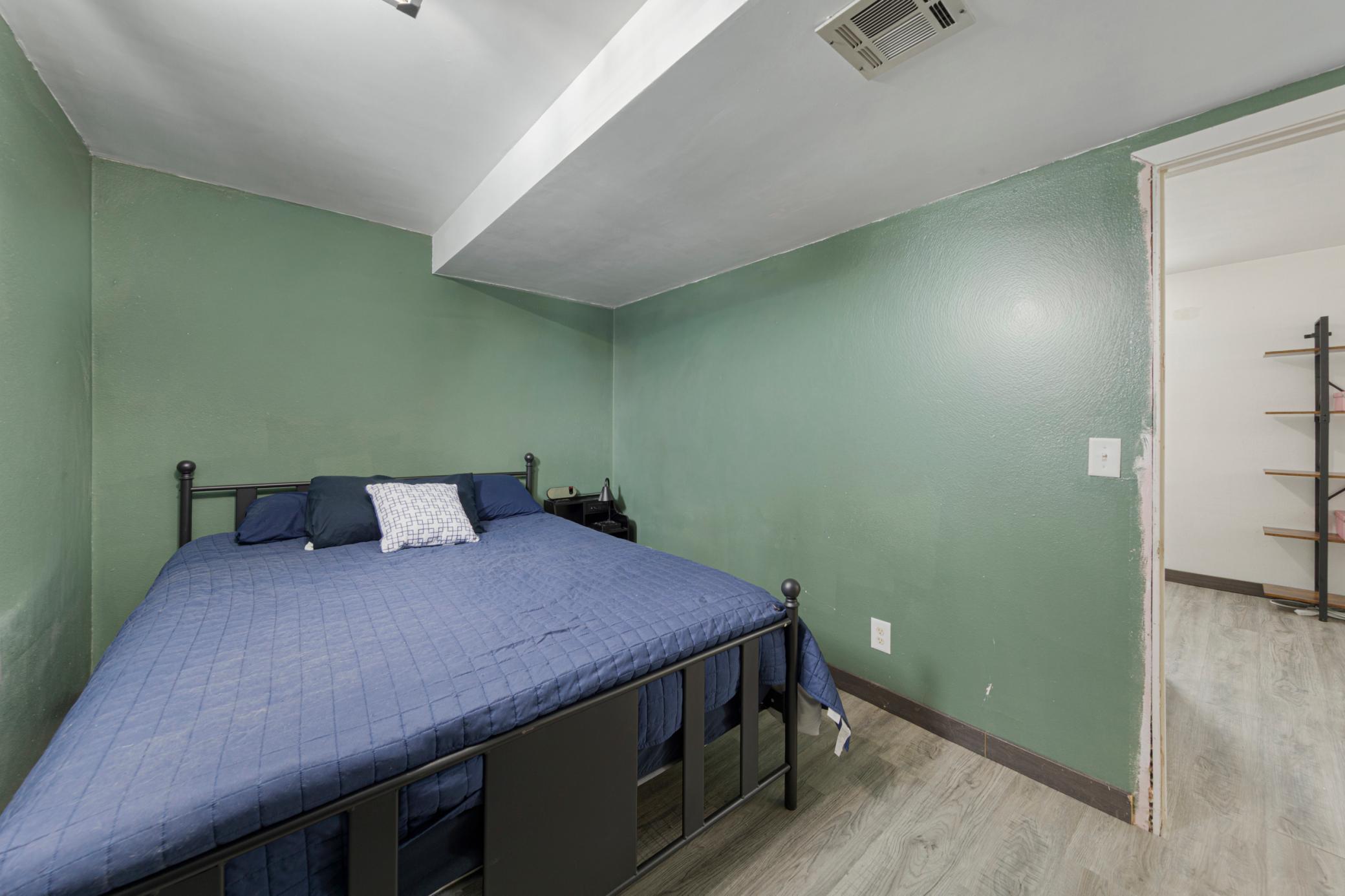 711 8th Street Northwest Austin, MN 55912 - Photo 23 of 34