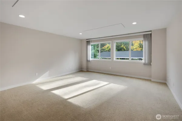 $5,500 | 387 101st Avenue Southeast, Unit 202F, Bellevue, WA 98004