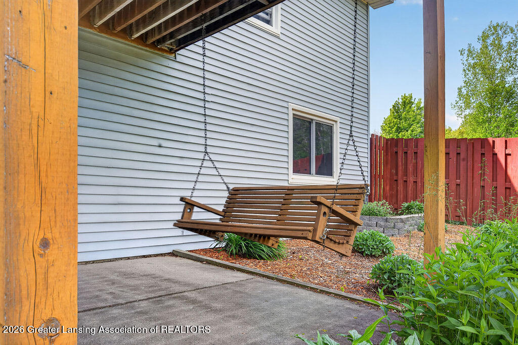 582 Baldwin Road Mason, MI 48854 - Photo 11 of 44 20260520-16