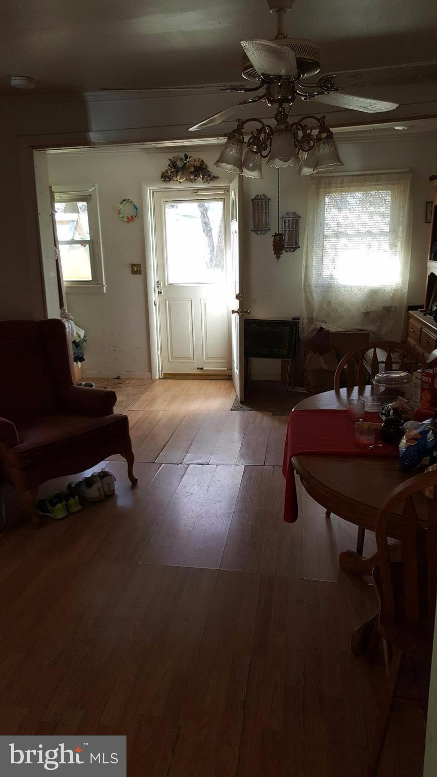 28 Knapp Road Stafford, VA 22554 - Photo 8 of 15 Living room