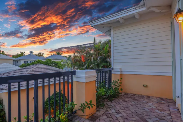a view of a tennis court