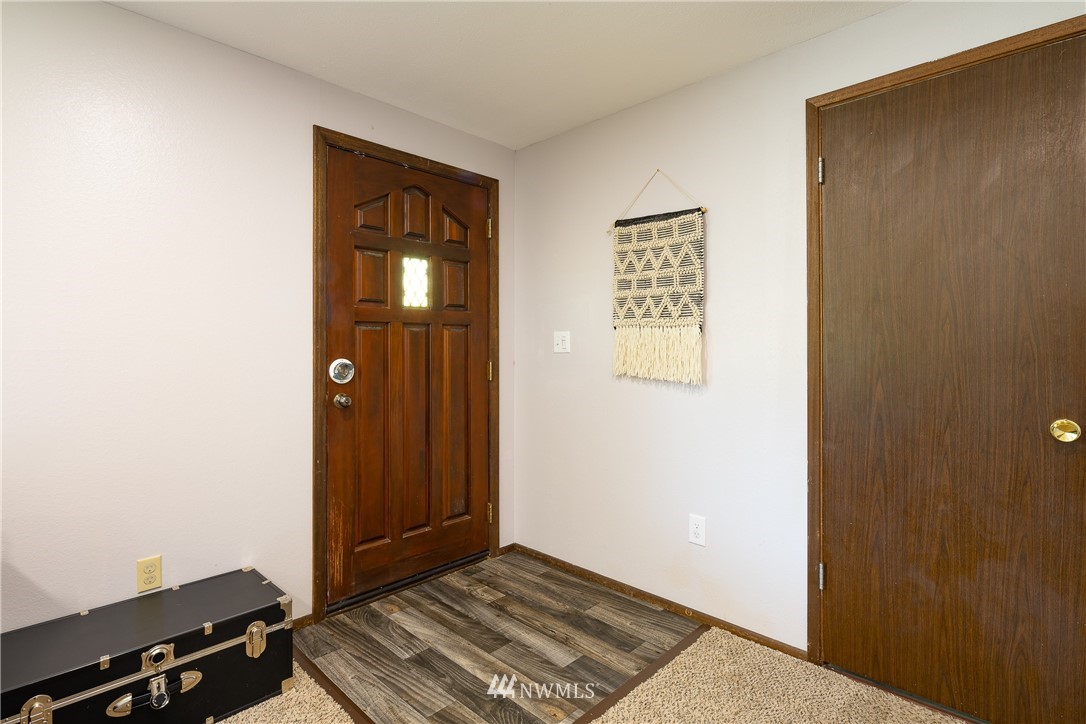 4776 Everson Goshen Road Bellingham, WA 98226 - Photo 4 of 36 Gallery Image 4