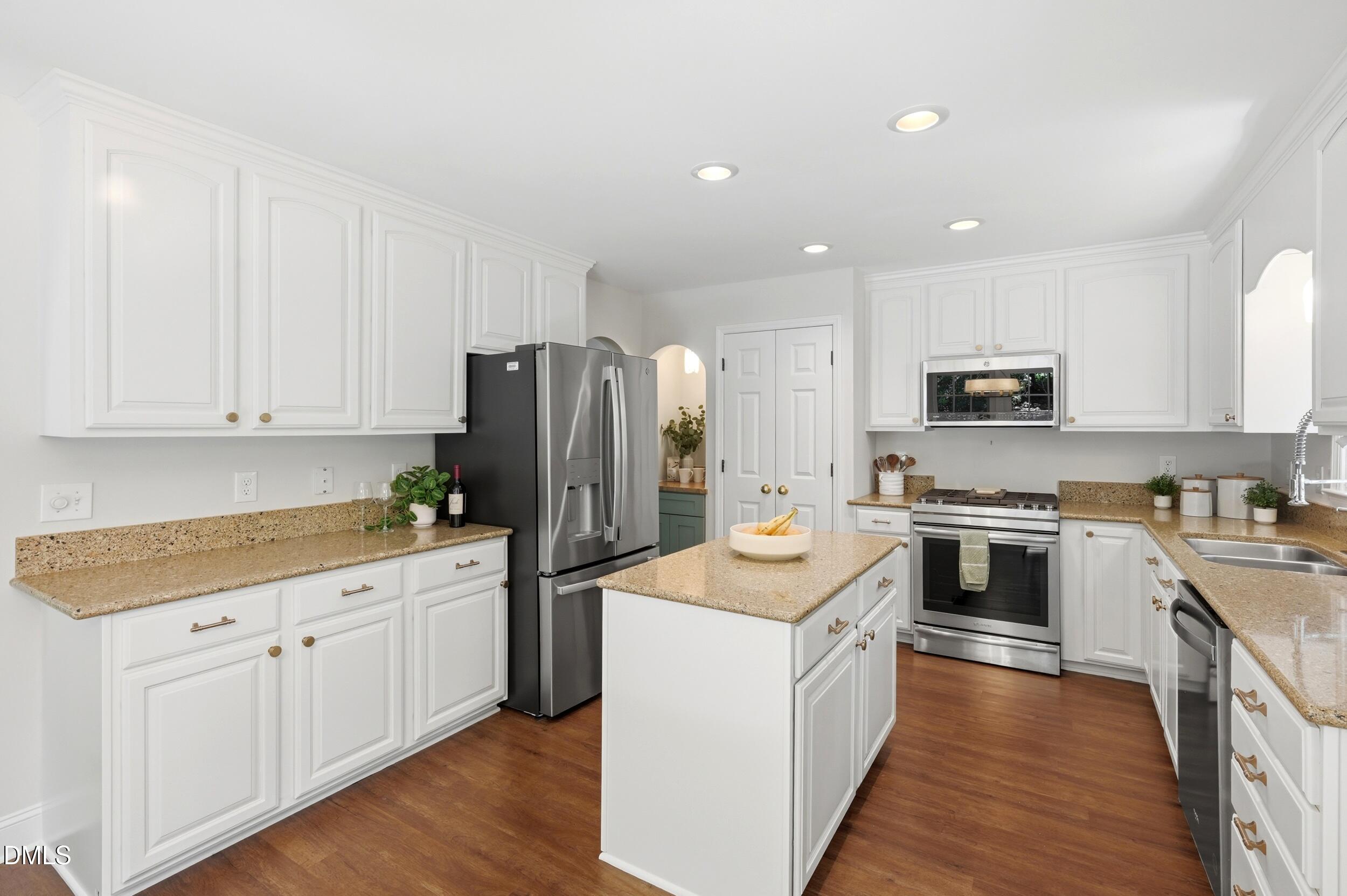 1521 Park Ridge Way Raleigh, NC 27614 - Photo 2 of 21 Kitchen