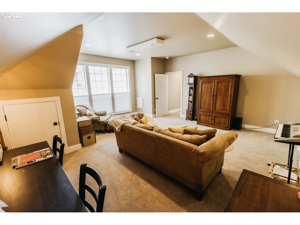 4243 Southeast Augusta Loop Gresham, OR 97080 - Photo 25 of 32 Gallery Image 25