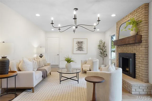 $579,900 | 342 Clayton Trails Drive, Ellisville, MO 63011