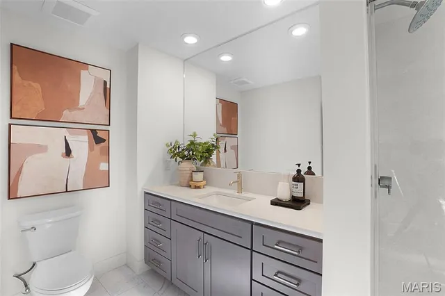 $579,900 | 342 Clayton Trails Drive, Ellisville, MO 63011