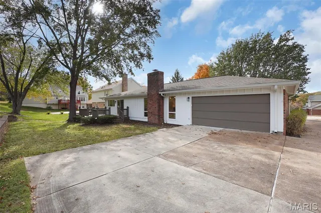 $579,900 | 342 Clayton Trails Drive, Ellisville, MO 63011