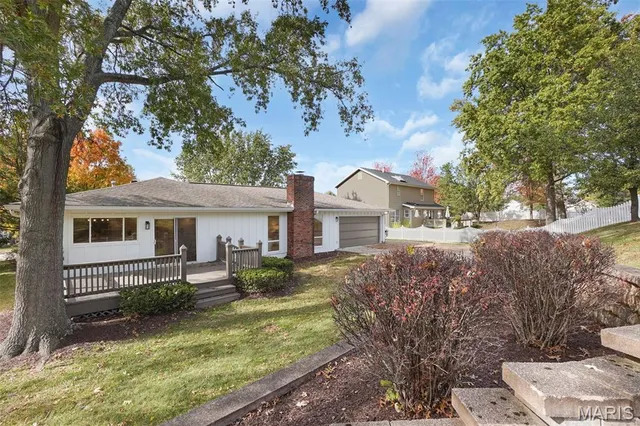 $579,900 | 342 Clayton Trails Drive, Ellisville, MO 63011