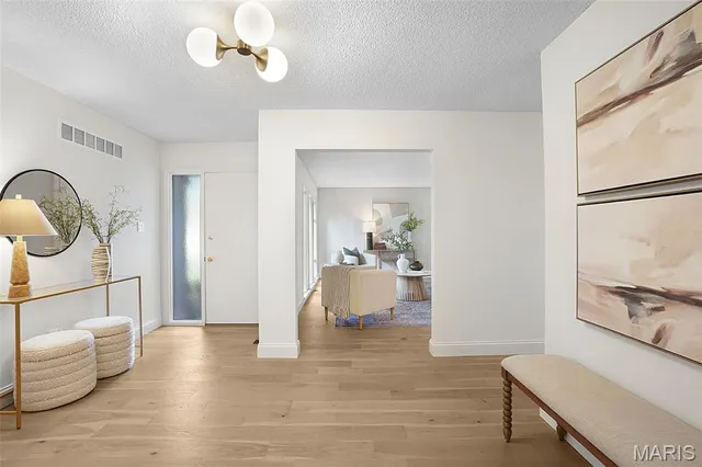 $579,900 | 342 Clayton Trails Drive, Ellisville, MO 63011