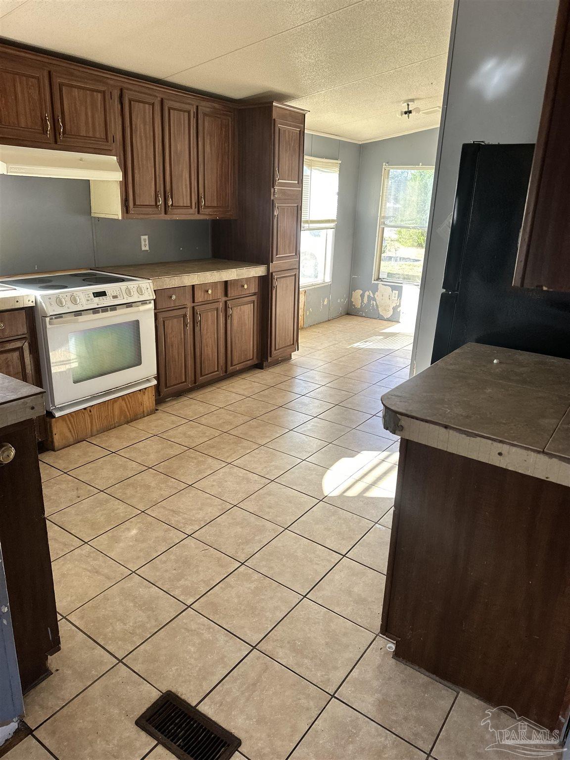 2240 Crescent Wood Road Navarre, FL 32566 - Photo 3 of 8 Gallery Image 3