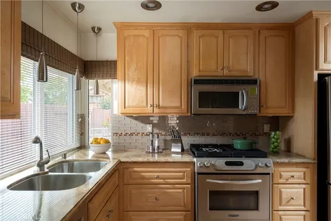 $1,045,000 | 6051 Tahoe Place, Camarillo, CA 93012