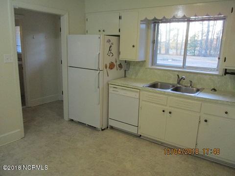 132 Reedsford Road Clinton, NC 28328 - Photo 8 of 13 132 Reedsford Road 6