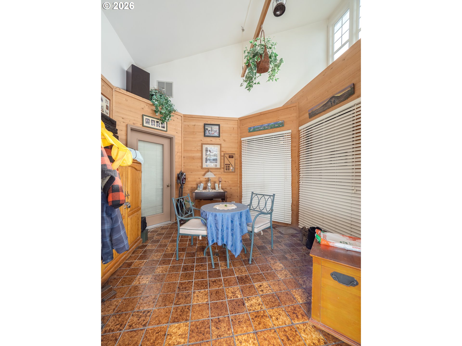 600 Wynooski Street Newberg, OR 97132 - Photo 46 of 48 a living room with furniture and a window
