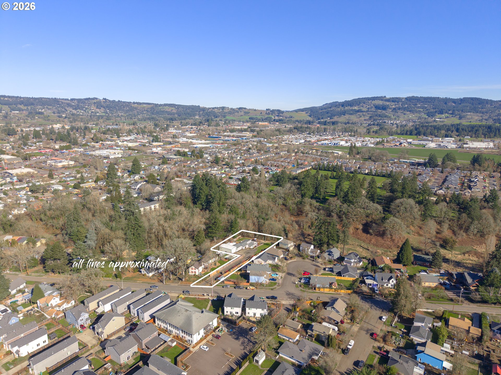 600 Wynooski Street Newberg, OR 97132 - Photo 5 of 48 an aerial view of multiple house