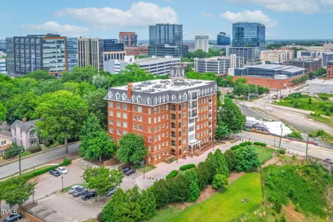 a picture of a wall with a white wall and a white wall