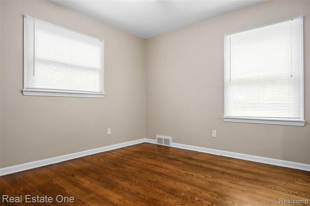 2470 West Tienken Road Rochester Hills, MI 48306 - Photo 13 of 31
