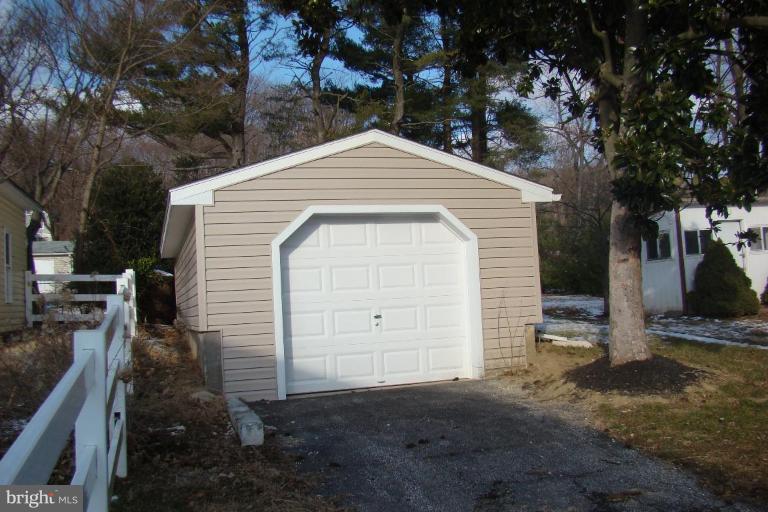 224 Warren Road Cockeysville, MD 21030 - Photo 22 of 24 Garage 1