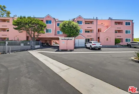 $2,700 | 4810 South La Brea Avenue, Unit 209, Los Angeles, CA 90008
