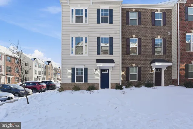 $3,600 | 42538 Tiber Falls Square, Sterling, VA 20166