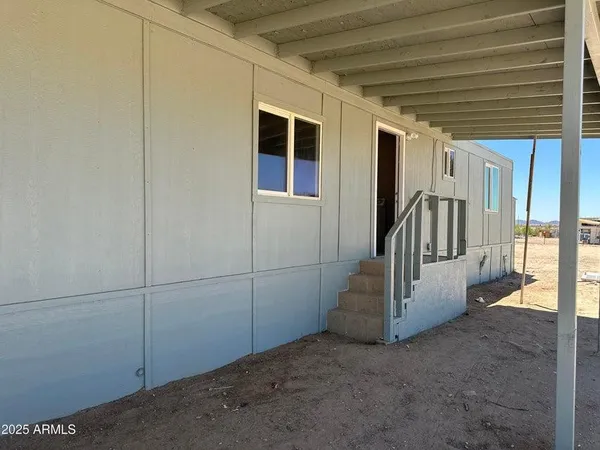 a view of a garage