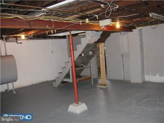 208 Fairview Road Crum Lynne, PA 19022 - Photo 5 of 11