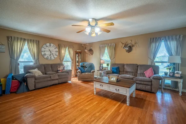 $480,000 | 34 Morris Road, Leoma, TN 38468