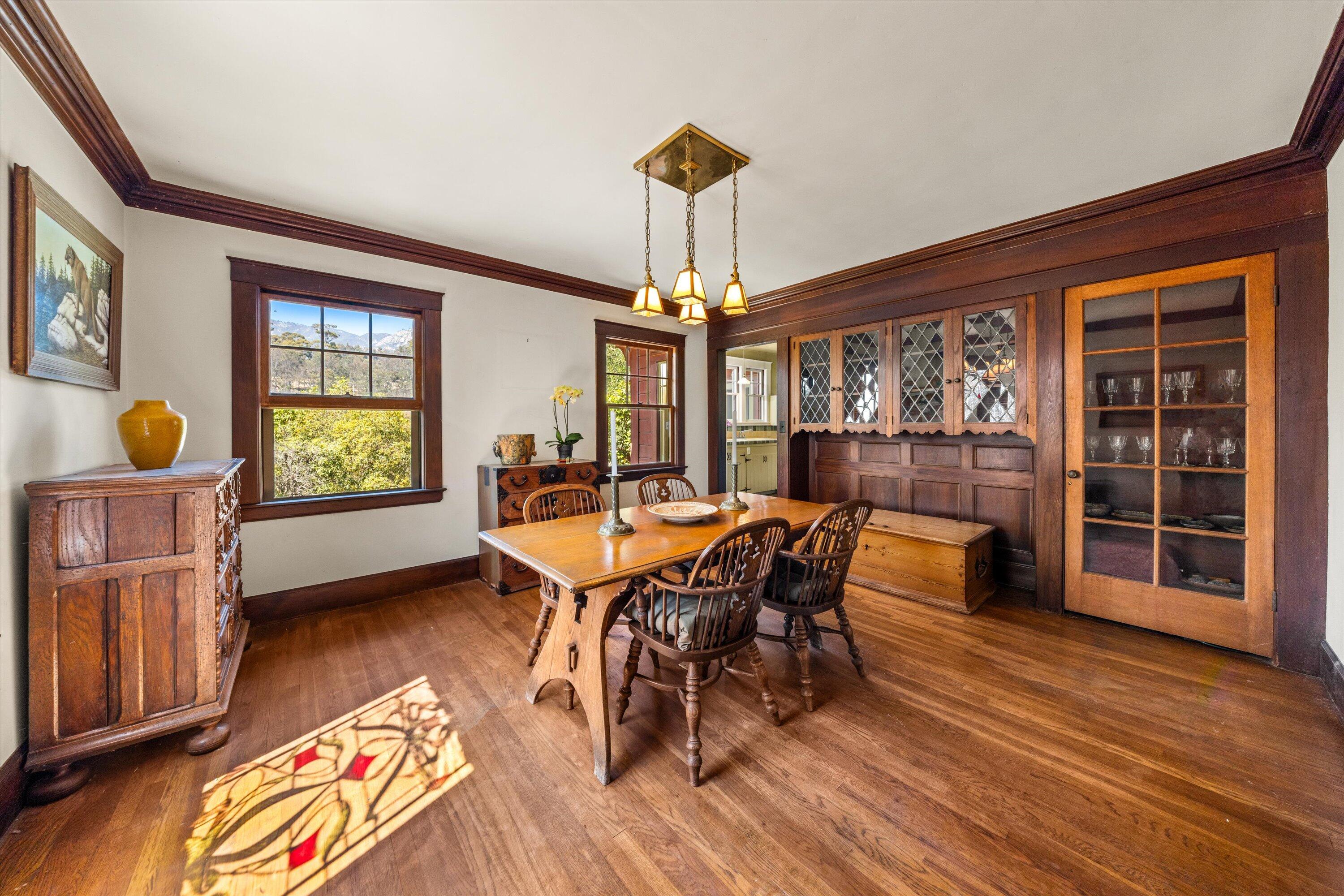 1060 Tremonto Road Santa Barbara, CA 93103 - Photo 11 of 49 Dining