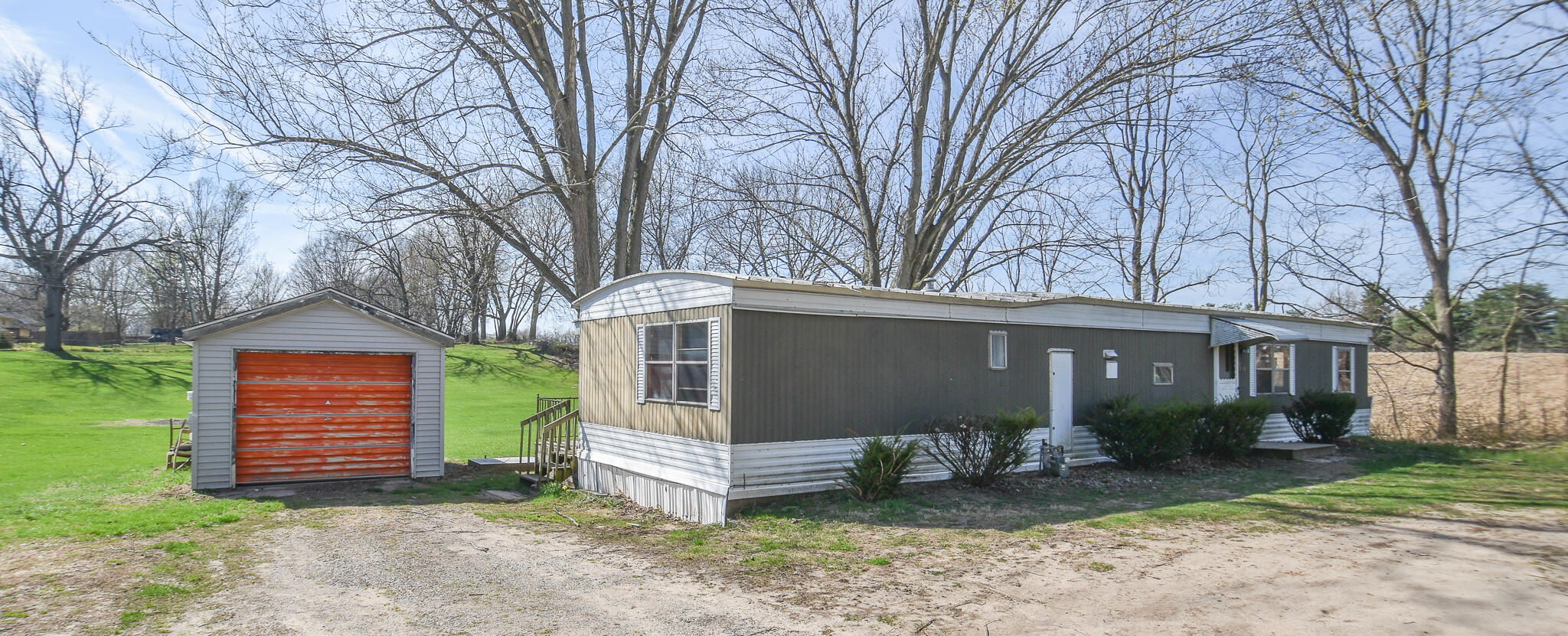 586 North Union City Road Coldwater, MI 49036 - Photo 2 of 26 DSC_0459