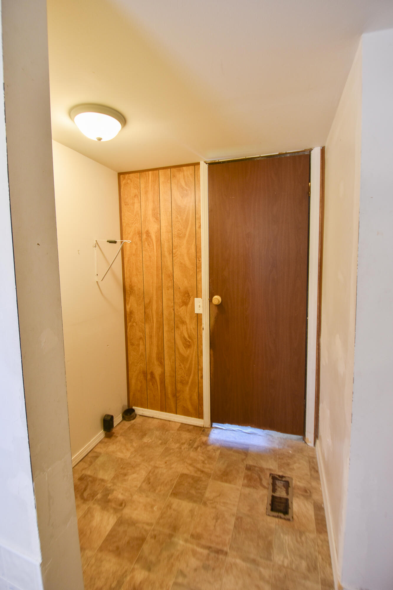 586 North Union City Road Coldwater, MI 49036 - Photo 21 of 26 DSC_0493