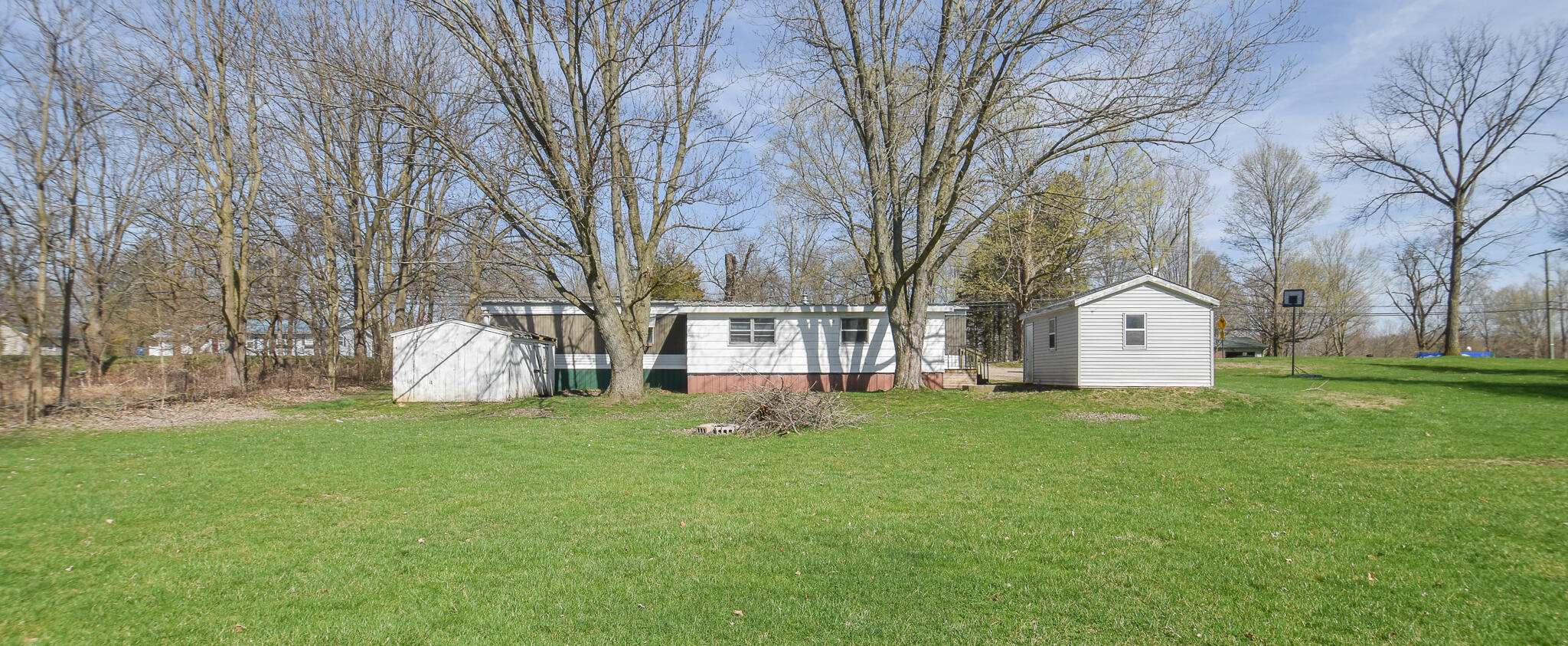 586 North Union City Road Coldwater, MI 49036 - Photo 3 of 26 DSC_0463