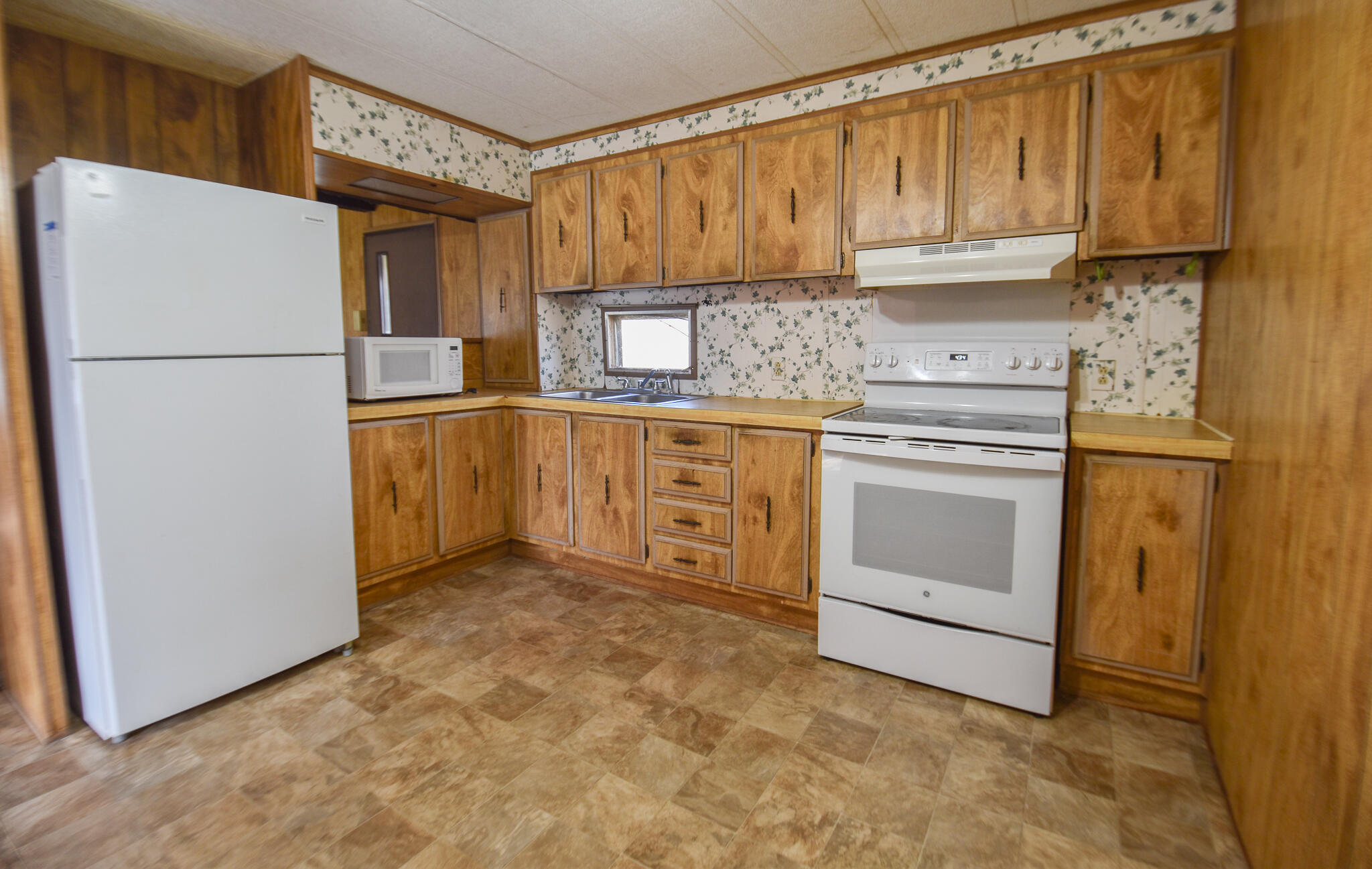 586 North Union City Road Coldwater, MI 49036 - Photo 5 of 26 DSC_0476