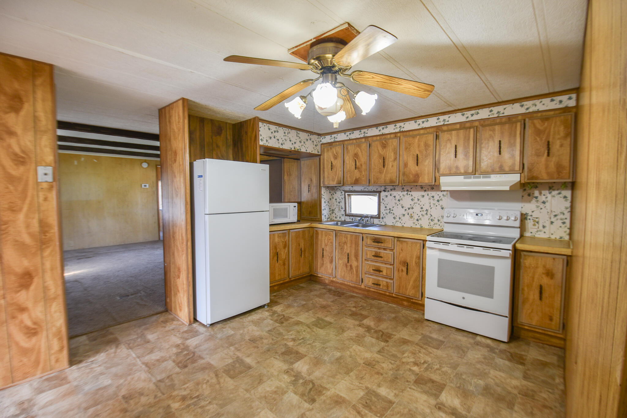 586 North Union City Road Coldwater, MI 49036 - Photo 6 of 26 DSC_0477