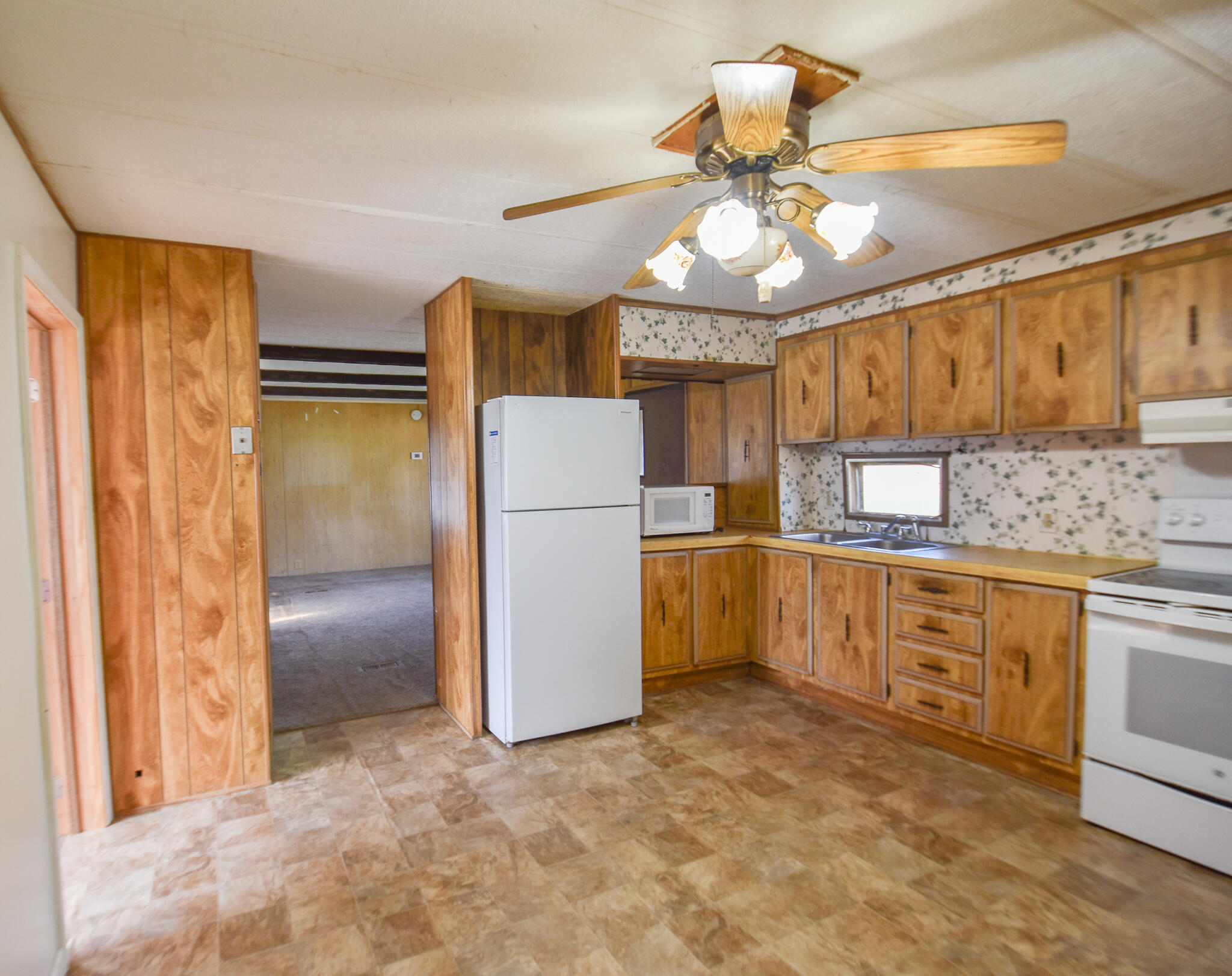 586 North Union City Road Coldwater, MI 49036 - Photo 7 of 26 DSC_0478