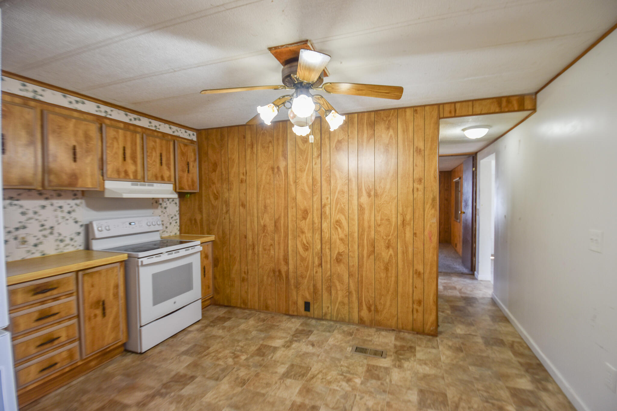 586 North Union City Road Coldwater, MI 49036 - Photo 8 of 26 DSC_0481