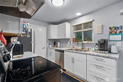 $499,900 | 10221-10223 146th Street East, Unit 10221, Puyallup, WA 98375