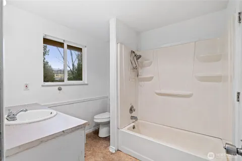 $499,900 | 10221-10223 146th Street East, Unit 10221, Puyallup, WA 98375