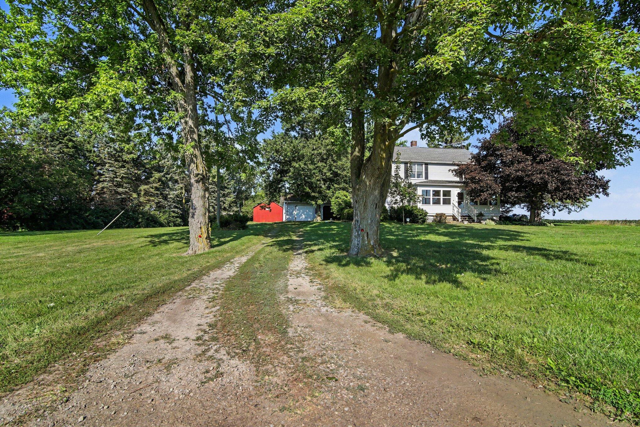 3015 Dennison Road Dundee, MI 48131 - Photo 2 of 43 003_file_5331