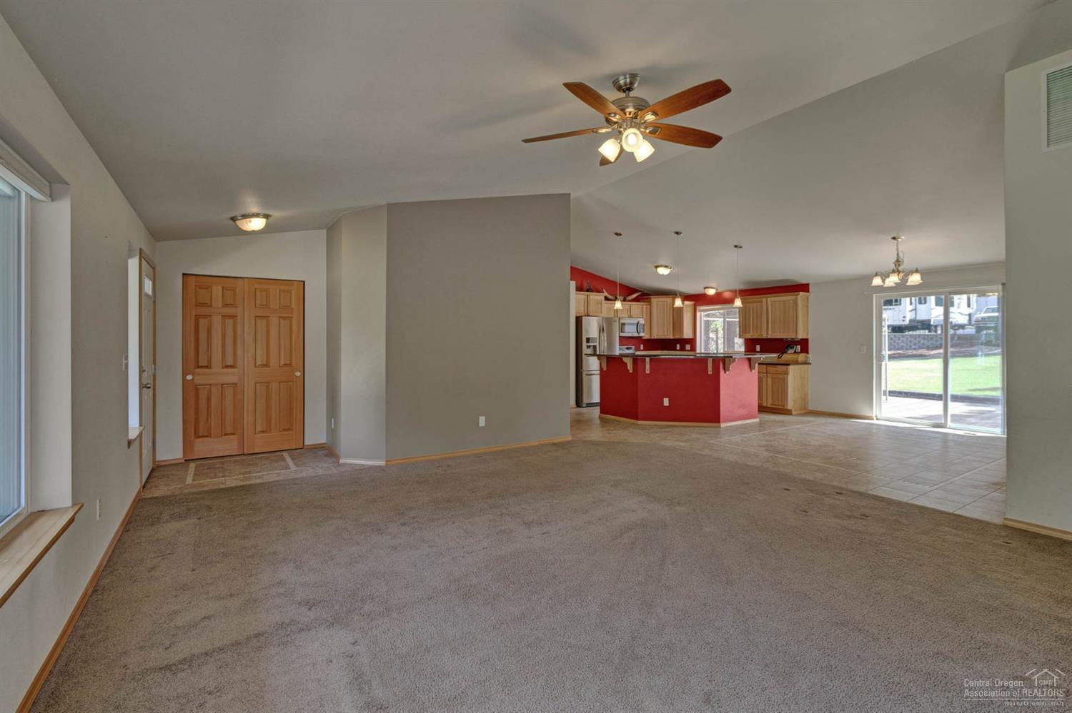 60182 Navajo Road Bend, OR 97702 - Photo 4 of 25 Additional Photo