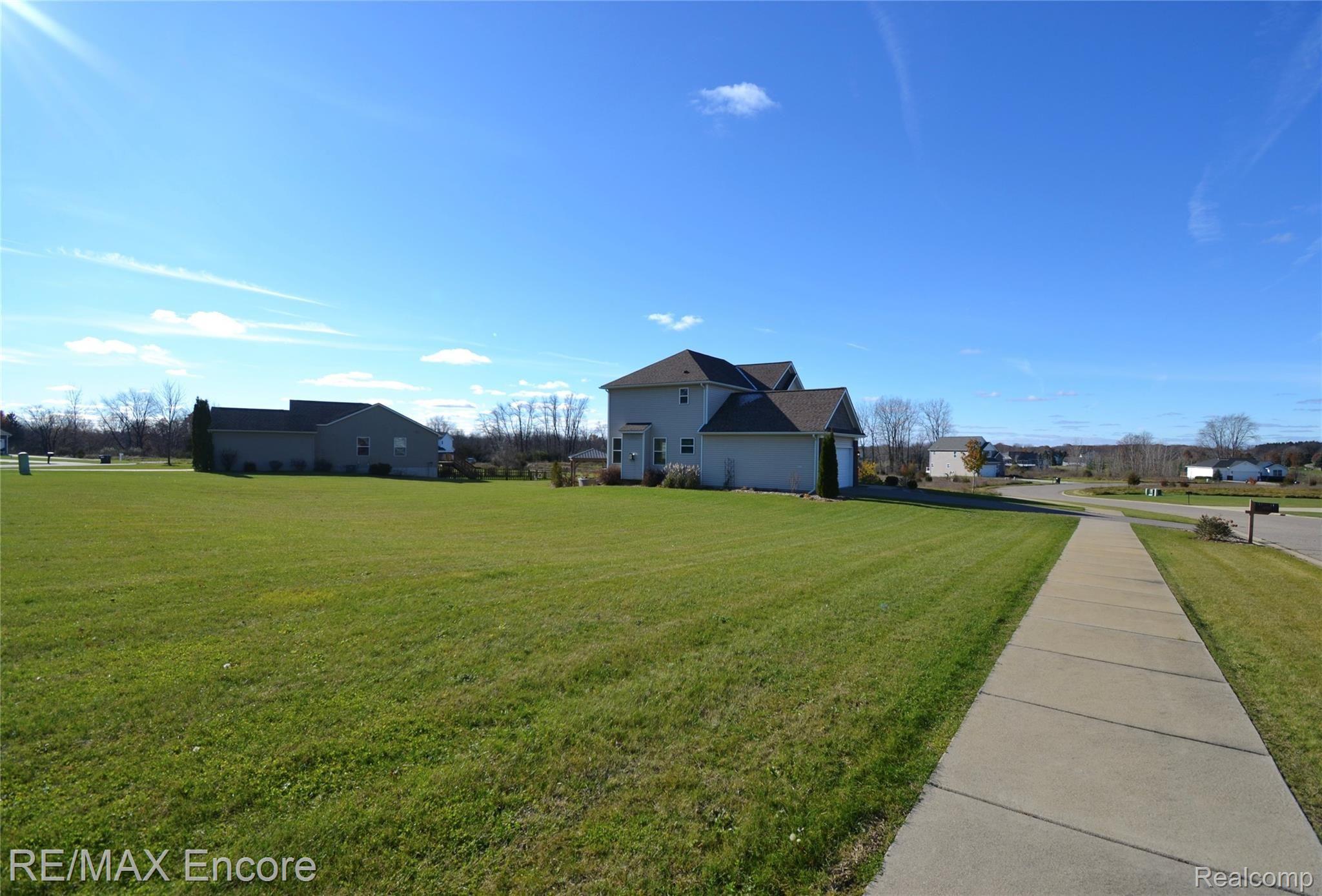 2739 Clivedon Road Howell, MI 48843 - Photo 3 of 34 7751CD81-D9AF-4409-AE58-7F0CC8ABE0E6.jpeg