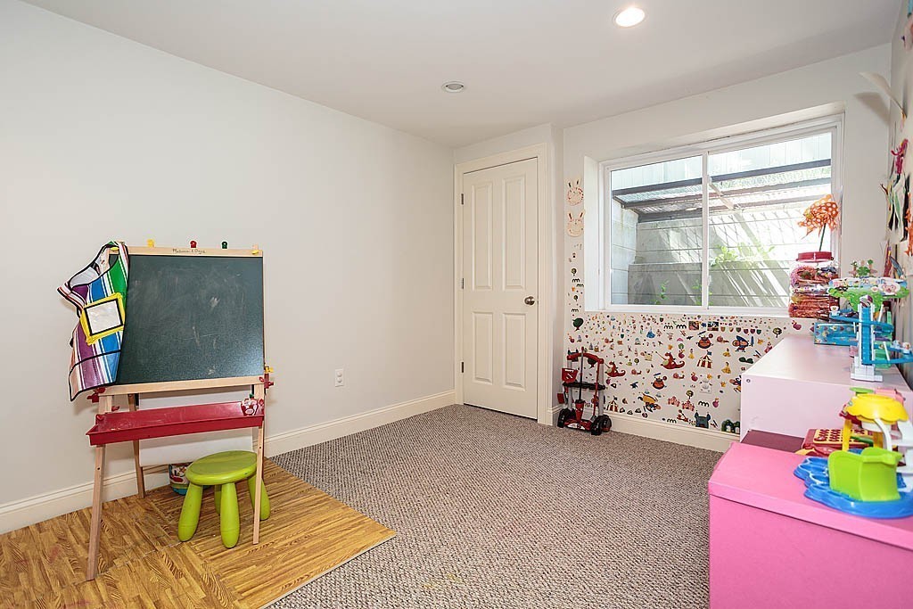 69 Davis Road, Unit 69 Belmont, MA 02478 - Photo 16 of 20 Gallery Image 16