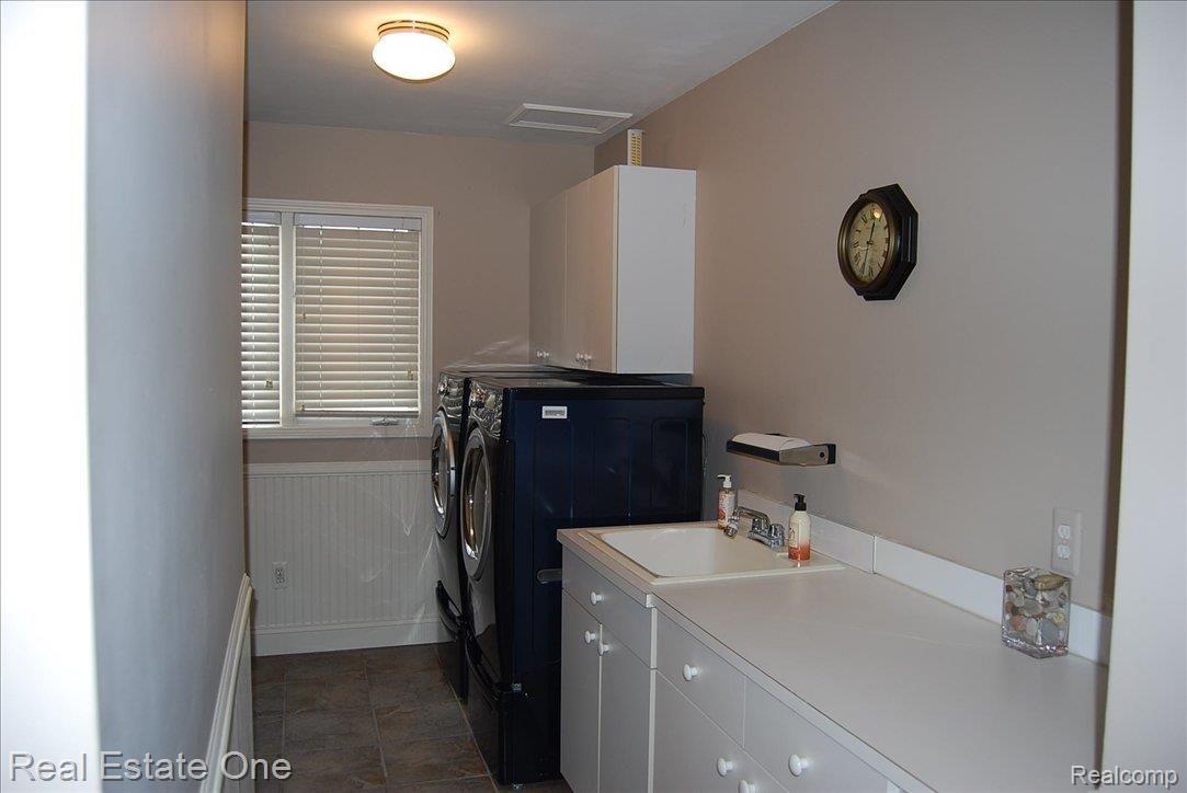 3619 Aynsley Drive Rochester, MI 48306 - Photo 20 of 21 Spacious Laundry Room