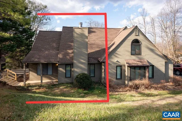 a front view of house with yard