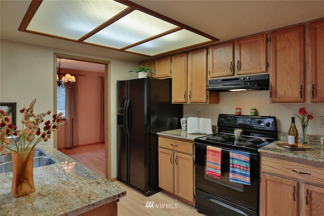 2522 167th Place Southeast Bothell, WA 98012 - Photo 10 of 24