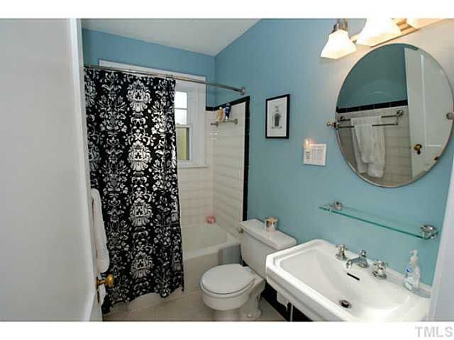 903 Canterbury Road Raleigh, NC 27607 - Photo 16 of 22 Bathroom