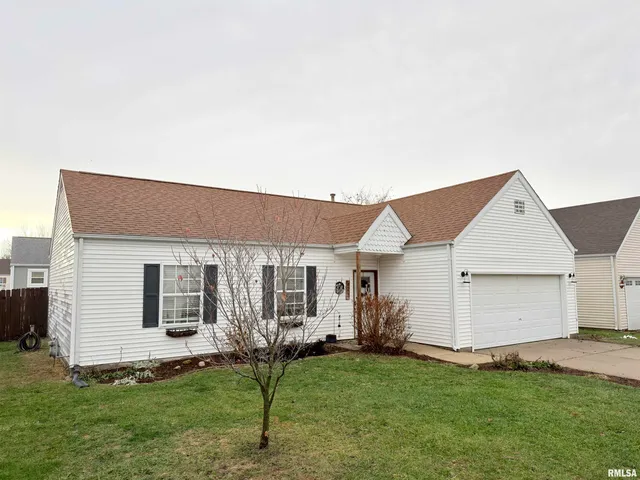 $155,000 | 23 Arthur Jones Avenue, New Berlin, IL 62670