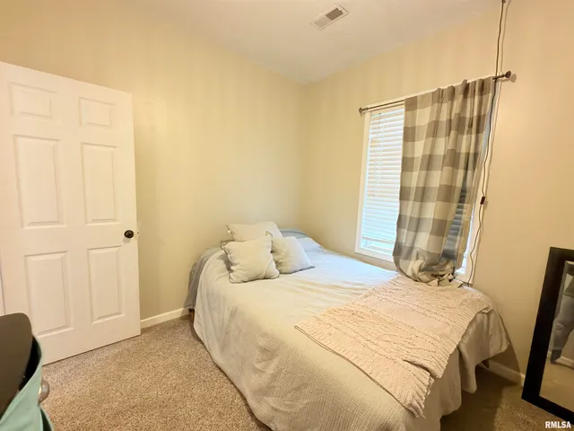 $155,000 | 23 Arthur Jones Avenue, New Berlin, IL 62670