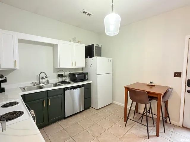 $155,000 | 23 Arthur Jones Avenue, New Berlin, IL 62670